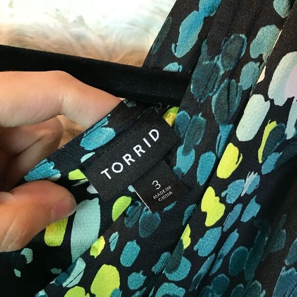 Torrid Satin Blouse Puff sleeve, Tie back, Peekaboo, Lightweight, Sexy, … - Picture 12 of 15